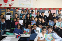 مدرسة النجاح في قرية البعينة تكرّم الكاتبة اليافيّة عبيدة بلحة